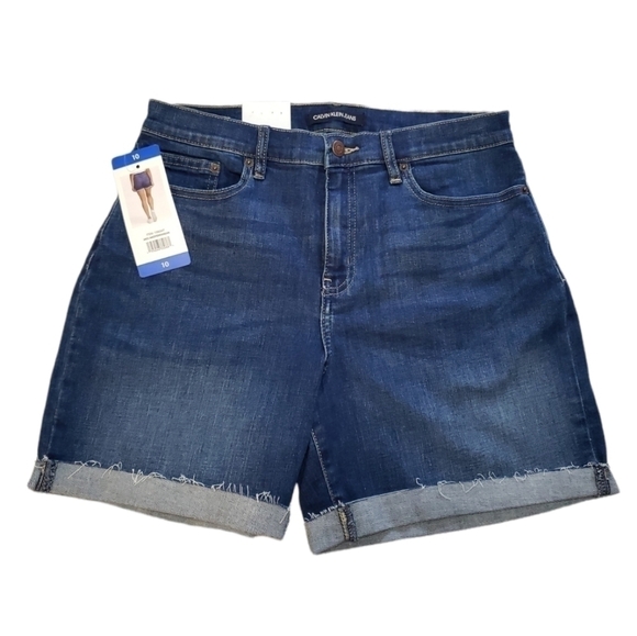 NWT Calvin Klein Jeans Womens Roll Cuff Denim Short, Color Malibu, size 10 - Picture 2 of 8